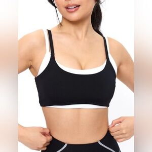 Buffbunny Story Sports Bra in Black/ White
